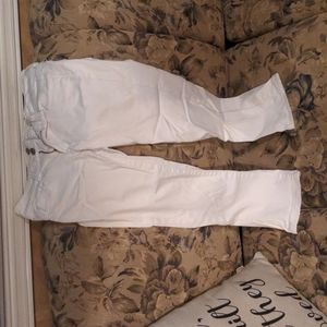 American eagle, size 2, white cropped jeans